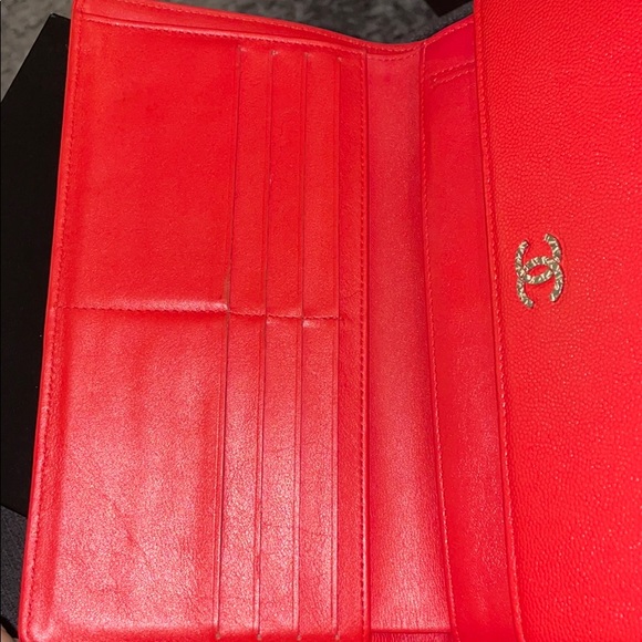 AUTHENTIC RED CHANEL CAVIAR LEATHER - LIKE NEW! - Picture 16 of 16